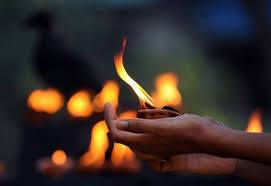 MANO CON LUZ