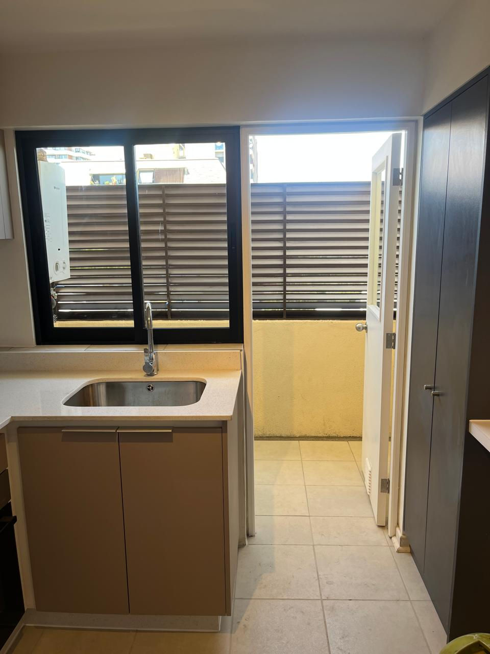 Miniatura: Conectado, remodelado, seguro y con E y B