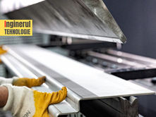 Procesul de Îndoire Abkant: Tehnologie, Precizie și Parametri Tehnici în 2026