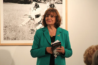 AnaBl.jpg