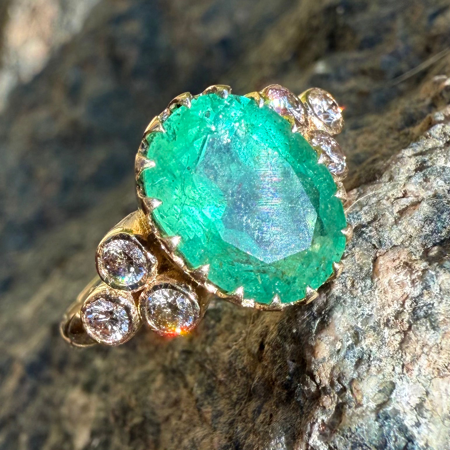 ~ KAMEHA ~ electric emerald diamond ring