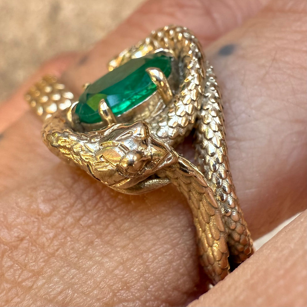 Miniature : ~MEHEN~ Ouroboros gold and emerald ring   