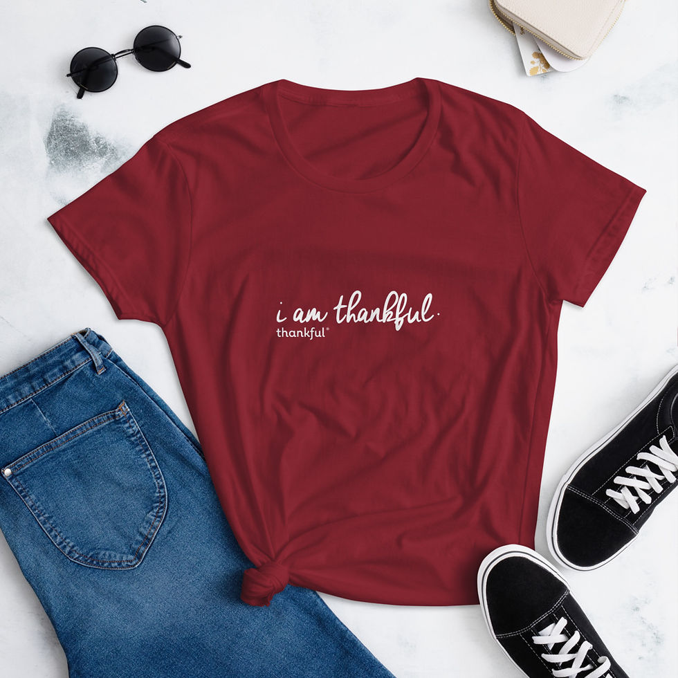 “I am Thankful” Script Short Sleeve women’s T-Shirt