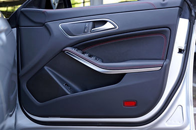 mercedes-benz-3645351_1280.jpg