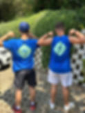 Ragazzi con maglia blu della ls multiservice