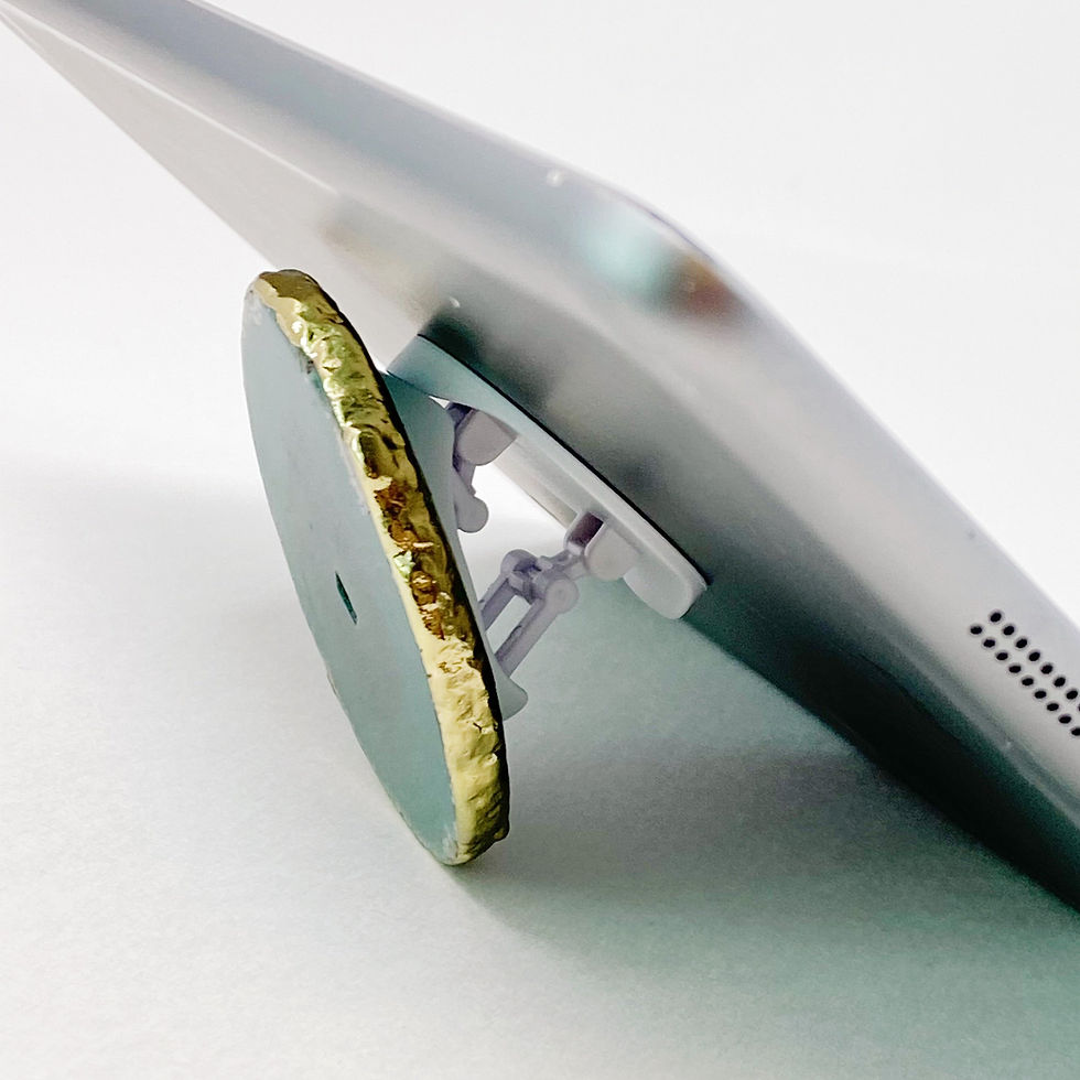 Miniature : Choix de 18 supports d'appareils mobiles en roche naturelle