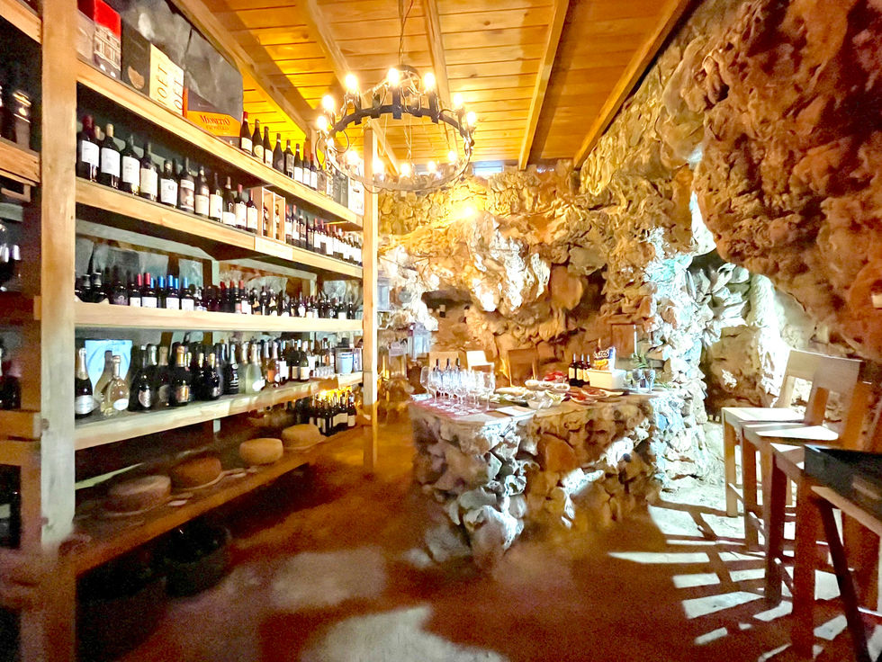 Cueva de abajo de la tierra