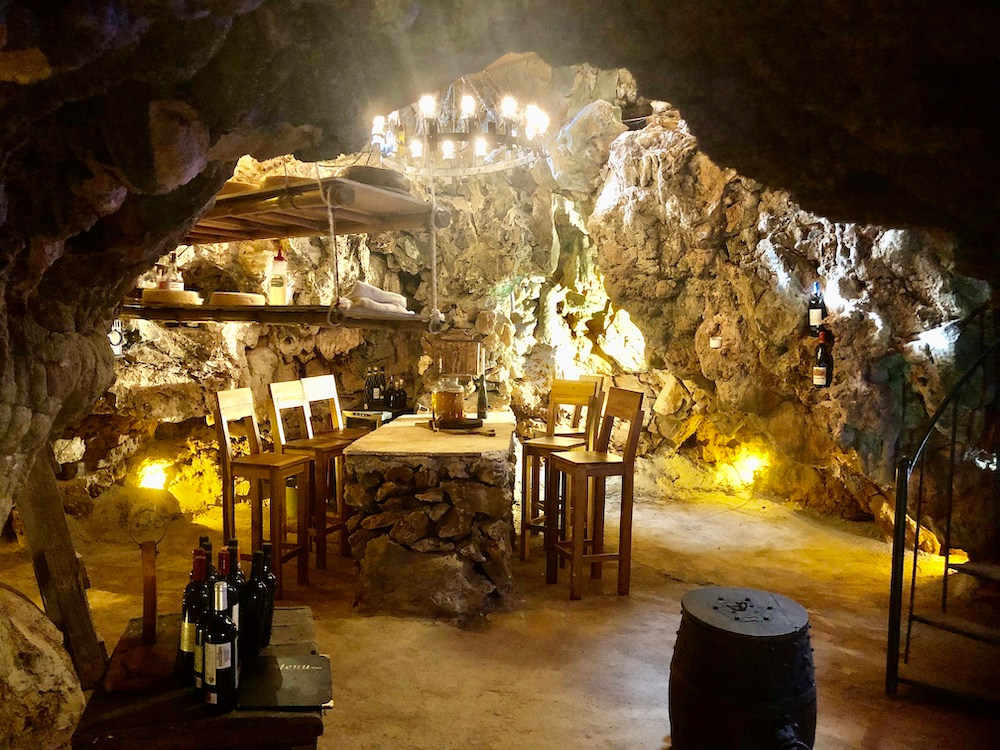 CUEVA DEL PLACER