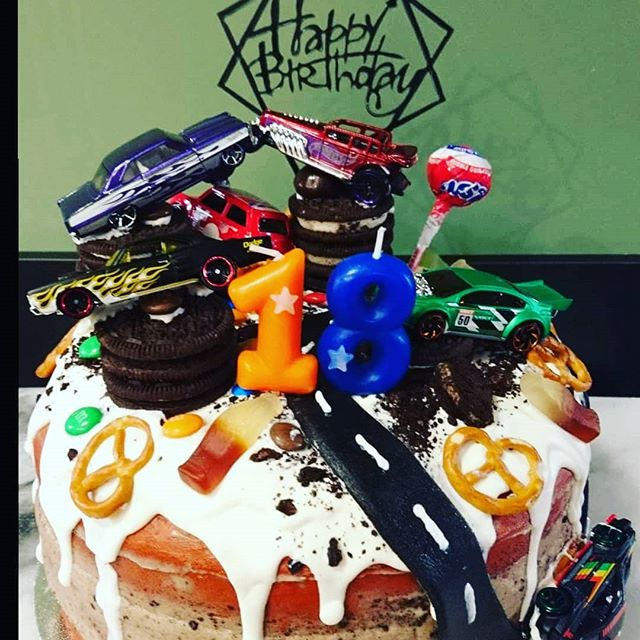 Hot Wheels Candy Cake