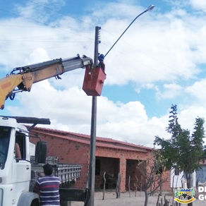 Mais de 300 lâmpadas já foram trocadas na zona rural de Delmiro Gouveia