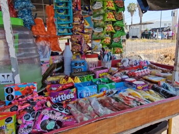Incertidumbre entre comerciantes por prohibición de comida chatarra en las escuelas