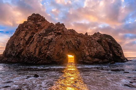 pfeiffer beach sun through key hole.PNG