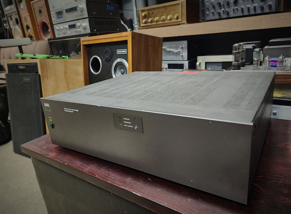 NAD 2200 Power Amplifier 100wpc / 400wpc in Mono