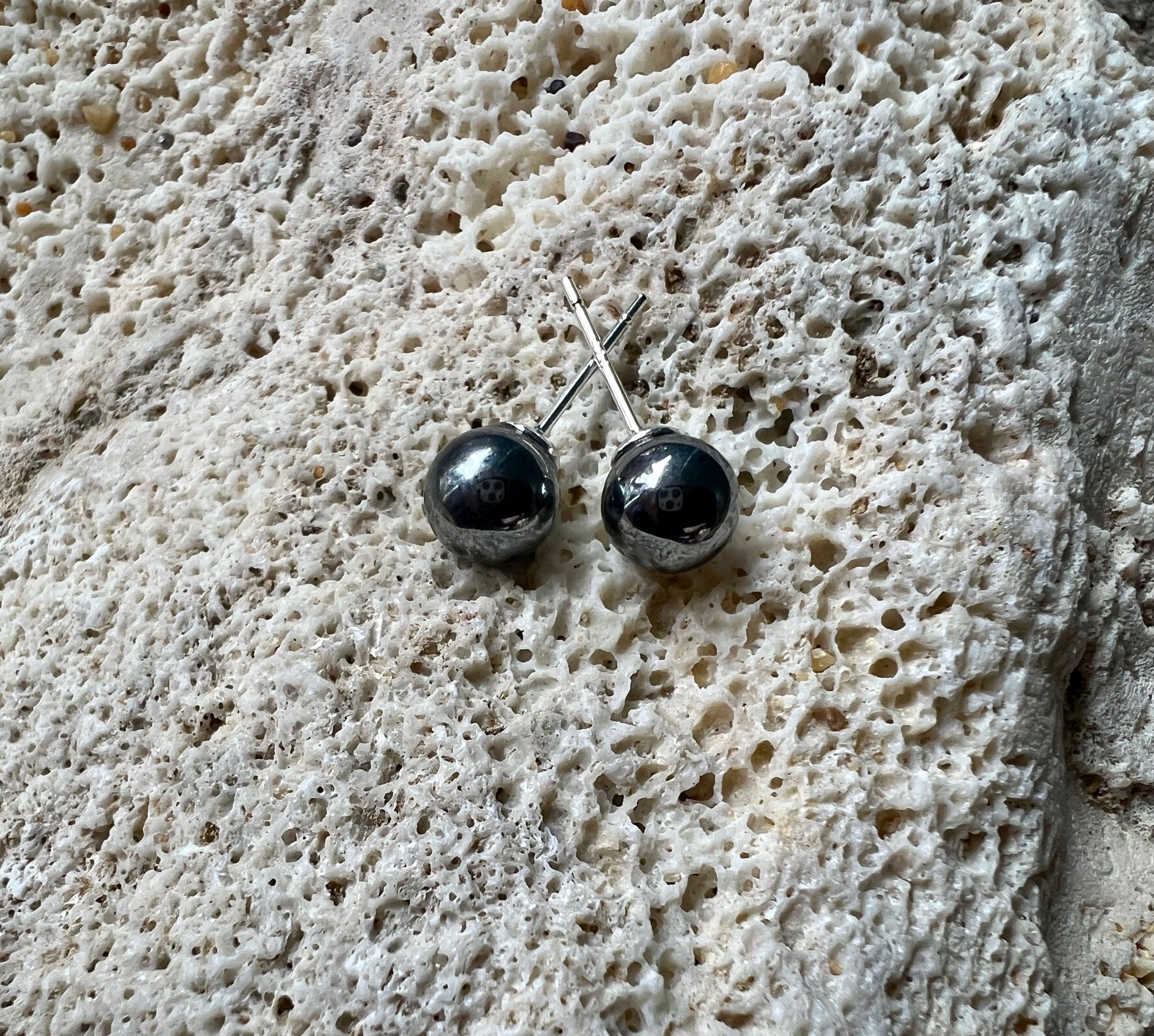 Terahertz Crystal Stud Earrings