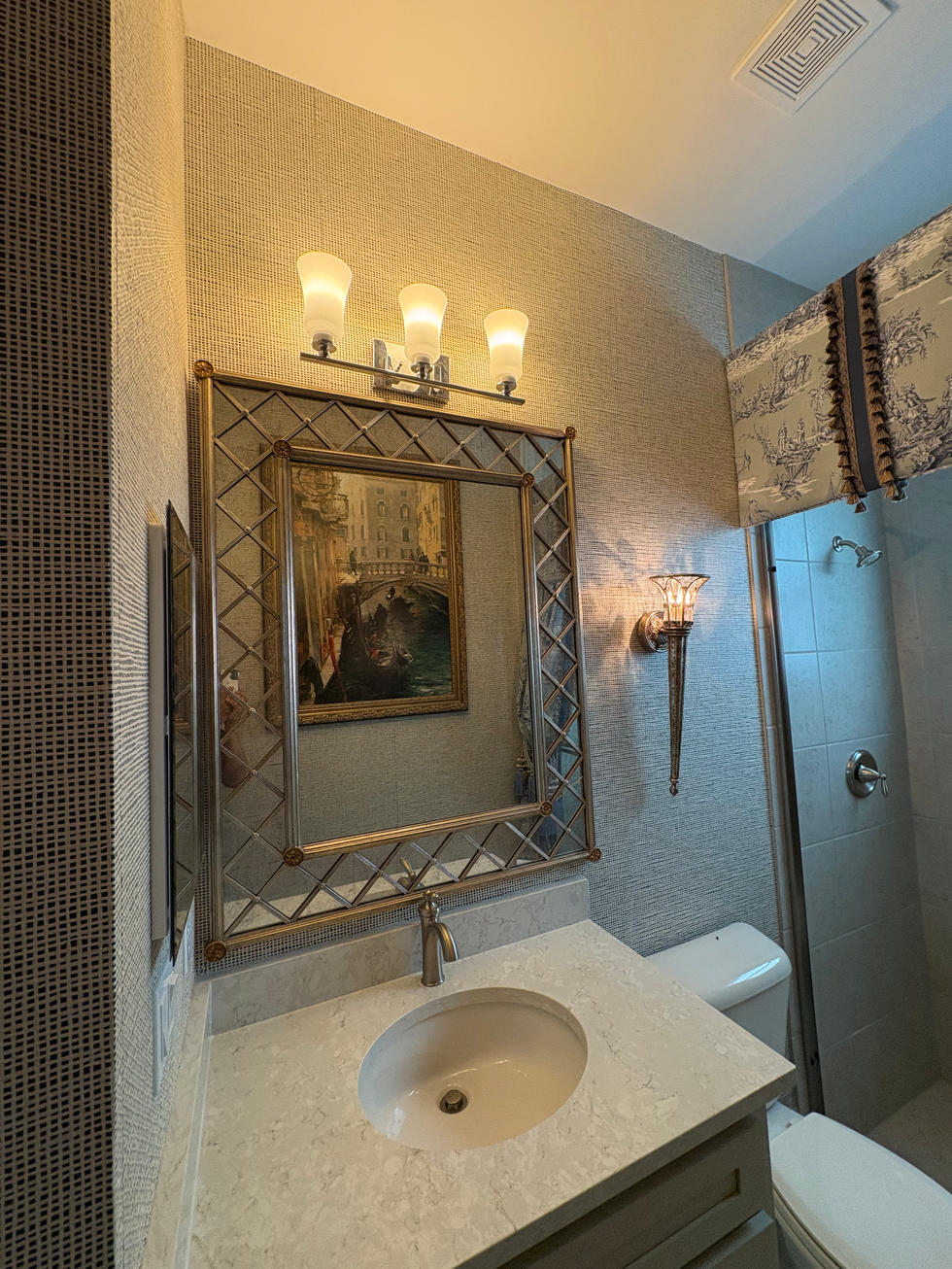 bathroom old world 2.HEIC