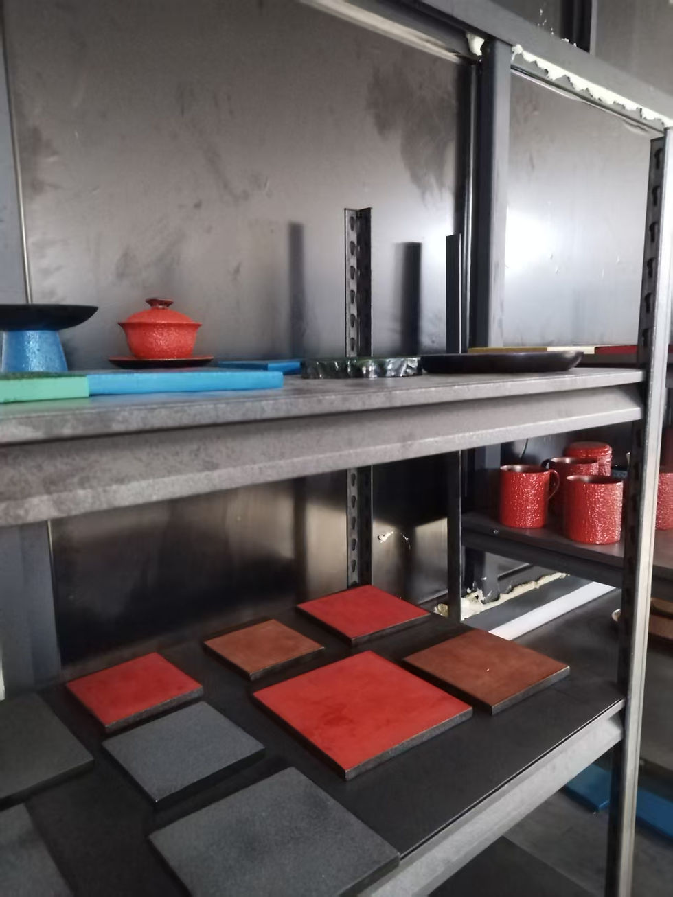 Traditional lacquerware curing chamber Yincang with temperature and humidity control