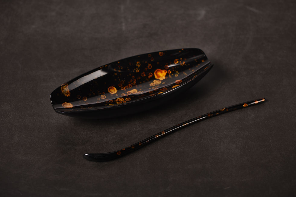 Thumbnail: Liu Jin lacquer tea scoop and spoon set with gold-flecked black finish