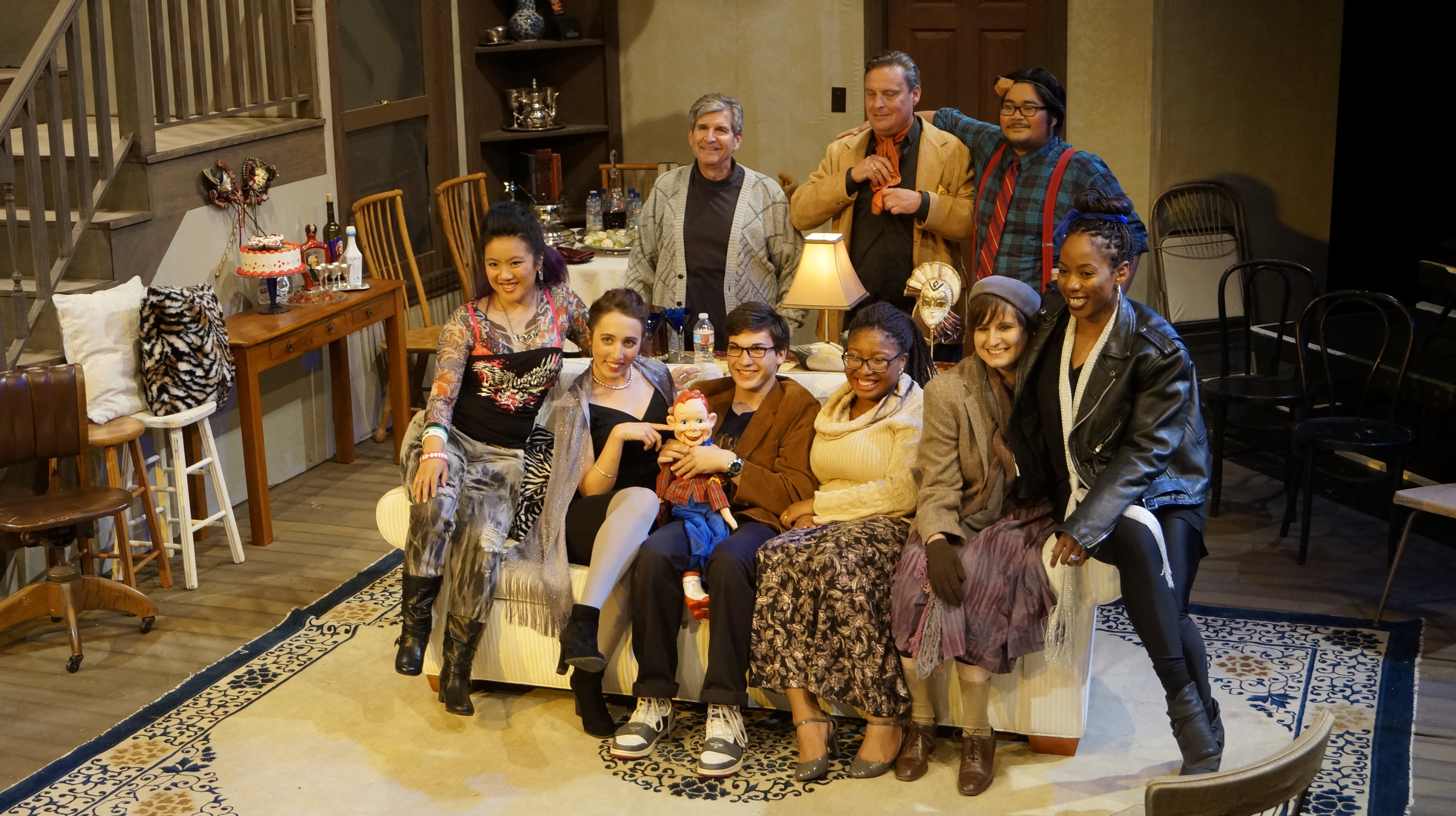 Cast on set of "Amateurs"