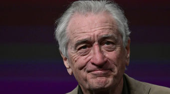 Robert De Niro says Trump 'wants to hurt this country' and 'will not leave' office