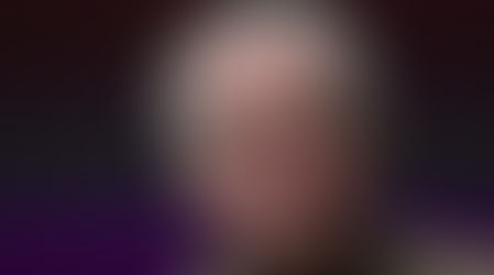 Robert De Niro says Trump 'wants to hurt this country' and 'will not leave' office