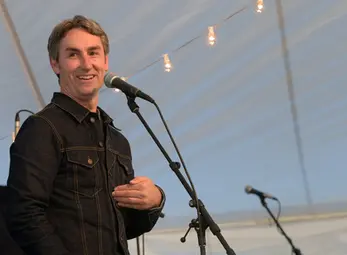 Mike Wolfe of 'American Pickers' hospitalized after car accident with girlfriend: Reports