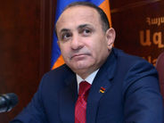 Ձերբակալել են Հովիկ Աբրահամյանին, խուզարկում են նրա տունը