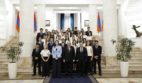 Նիկոլ Փաշինյանը հանդիպել է ՆԳՆ կրթահամալիրի ուսանողների հետ