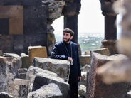 «Իրավունք». Կարգալույծ քահանան լուրջ «սխոդկեք է» անում. նրան հաջողվել է «բանակ» հավաքել