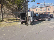 Արմավիր քաղաքում բшխվել են 2 «Mercedes»-ները, որոնցից մեկը կողաշրջվել է և բшխվել ծառին․ կա վիրшվոր