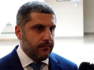 Փոխքաղաքապետը հնչեցրել է իր տեսակետը, թե ով պետք է պատասխանատվություն կրի փողոցների փոսերի համար