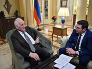 Ամենակարևորն այն է, որ մենք չդառնանք պատմական հիշողության գերիներ և չկտրվենք իրականությունից. Վահագն Խաչատուրյանի հարցազրույցը՝ «Manifesto»-ին