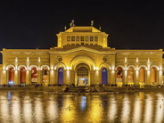 Հանրապետության հրապարակում ոստիկանության ծառայողները կանխել են ալկոհոլի ազդեցության տակ գտնվող տղամարդու կողմից ինքնահրկիզման փորձը