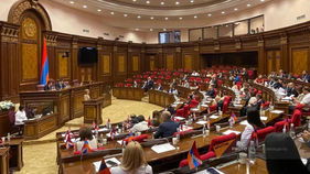 «Իրավունք». Թող տվայտվեն մինչեւ առաջին-երկու նիստը. Ինչ «սյուրպրիզ են» պատրաստել ՔՊ-ականները