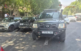 Հերացի փողոցում բախվել են «Mercedes»-ը և «Nissan Xterra»-ն․ կա վիրավnր