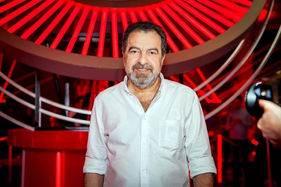 Հրանտ Թոխատյանը նշում է ծննդյան տարեդարձը. արտիստին շնորհավորել են որդին և Կամերային թատրոնի անձնակազմը