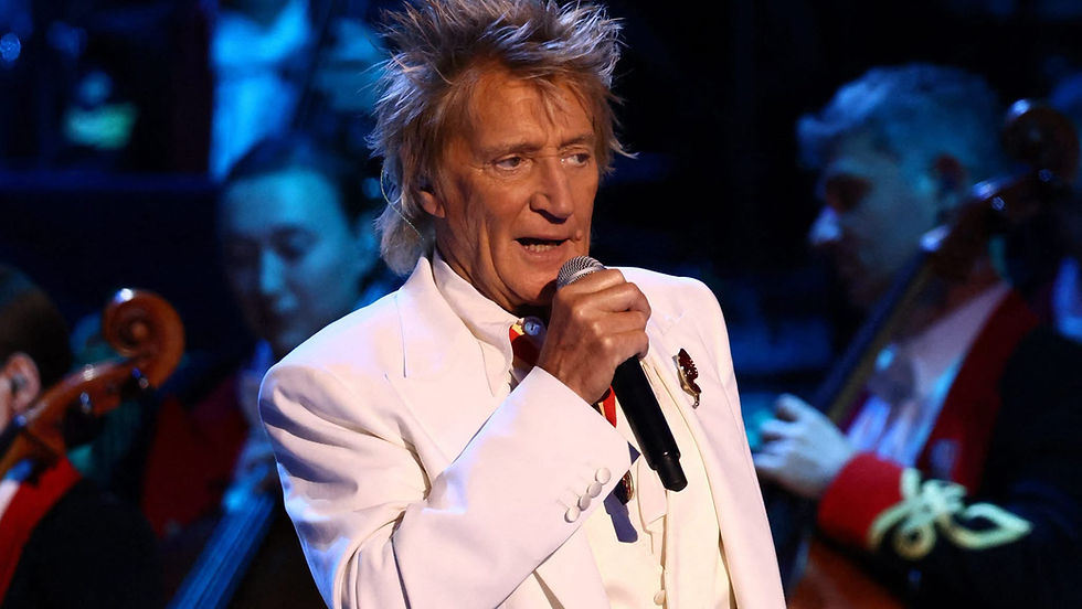 During a June 19, 2026 concert in Utah on his One Last Time Tour, 81‑year‑old Rod Stewart said he nearly fainted, was given an oxygen tank, and continued the performance.