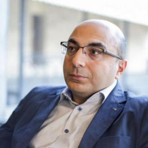 Քաղաքի գրեթե բոլոր փողոցներում հսկայական փոսեր են. այսօրվա Երևանը 90-ականների գյուղ է հիշեցնում. Հովհաննիսյան