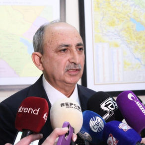 «Արևմտյան ադրբեջանցիների»՝ իրենց «հայրենի հողեր» վերադարձի հարցը, պետք է դառնա Ադրբեջանի և Հայաստանի միջև խաղաղ գործընթացի շրջանակներում քննարկումների մաս. Ազիզ Ալեքբերլի