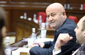 «Իրավունք». «Խորհուրդ կտամ գոտիները ձգել ու պատրաստվել»․ Աղազարյանը անակնկալներ խոստանում