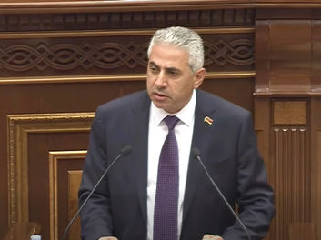 Էդգար Ղազարյանը ներողություն չի խնդրելու. խմբակցությունը քննարկել է միջադեպը