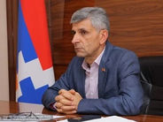 Դավիթը նույնիսկ այդ իրավիճակում շարունակում է հայ մտավորական ու գաղափարական գործչի դասեր հղել. Ղուլյան