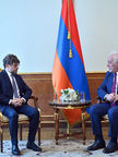 Այն, ինչը տեղի ունեցավ 2022 թվականին, Պրահայից հետո և Մակրոնի նախաձեռնությամբ և հովանավորությամբ, դա հայաստանյան նորագույն պատմության սկիզբն է. Խաչատուրյանը՝ ՀՀ-ում Ֆրանսիայի դեսպանին
