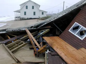 Outer Banks braces for 'sadness and devastation' as Hurricane Erin roars by