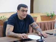 «Իրավունք». Ո՞ւմ են ընտրելու գորիսեցիները. «Ժողովուրդը իմ թիկունքին է, տակ շտո` արխային»