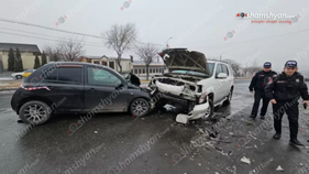 Երևանում «Toyota»-ն դուրս է եկել հանդիպակաց գոտի, կոտրել ծառն ու բախվել «Nissan»-ին. կա տnւժած