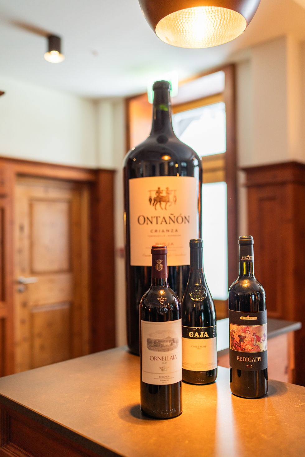 TheAlpina_Jan2026_3000px_Restaurant-Bar-Reception-58.jpg