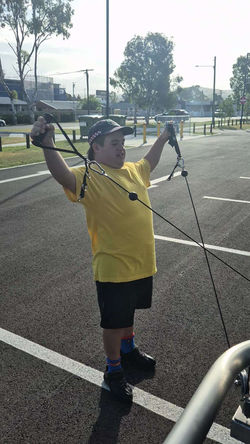 Slim Gym Trailer shoulders