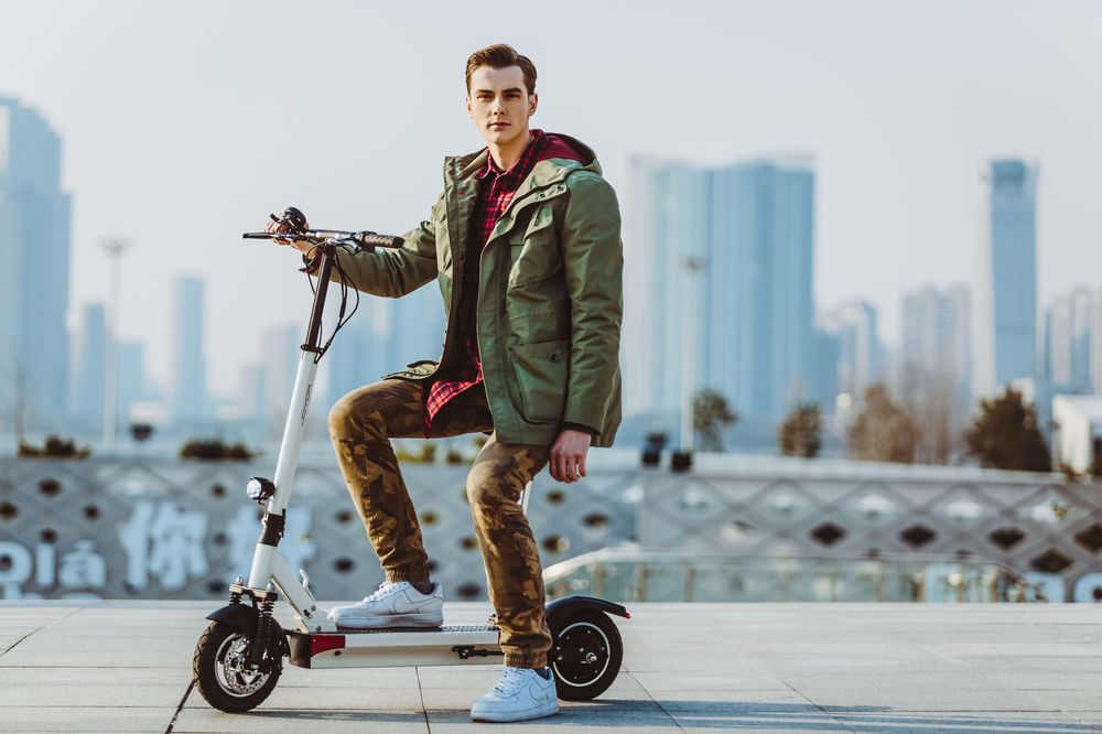 Hoverboards vs. Electric scooters Who Wins?