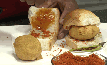 Cooking, Cook, Vada Pav, Food, Tasty, Yum, Learning to cook, Chefing it up, Chef, Learning a new skill, Street Food, Garlic Chutney