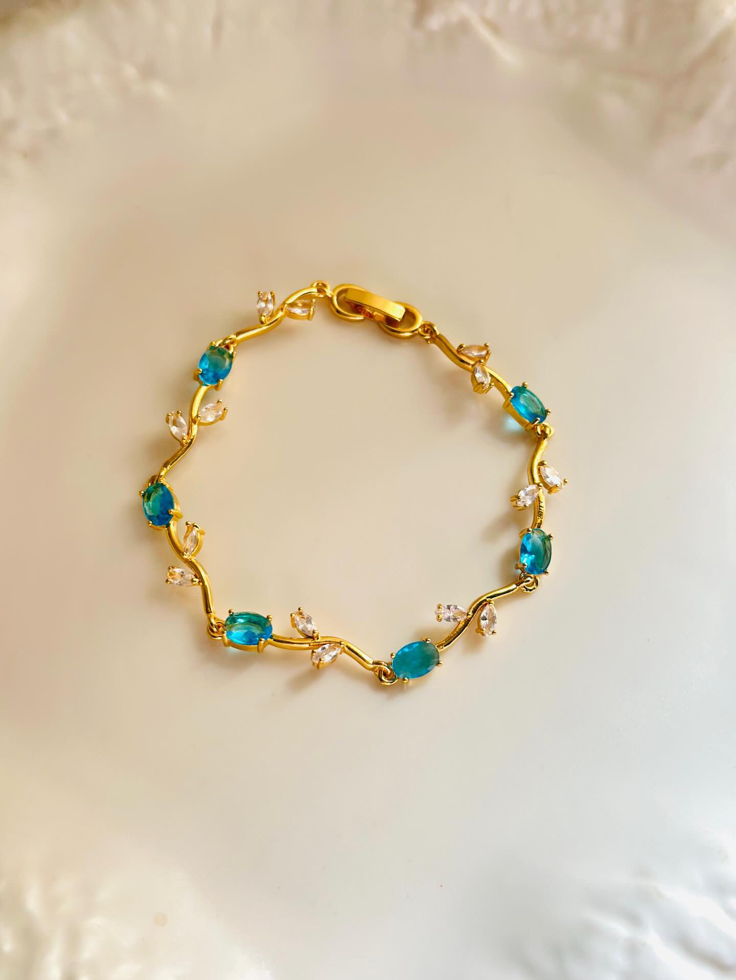 Blue Crystal Tulip Wine Bracelet.